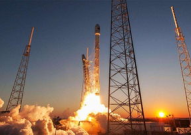 SpaceX发射猎鹰9号火箭,创纪录的复用次数与星链卫星部署
